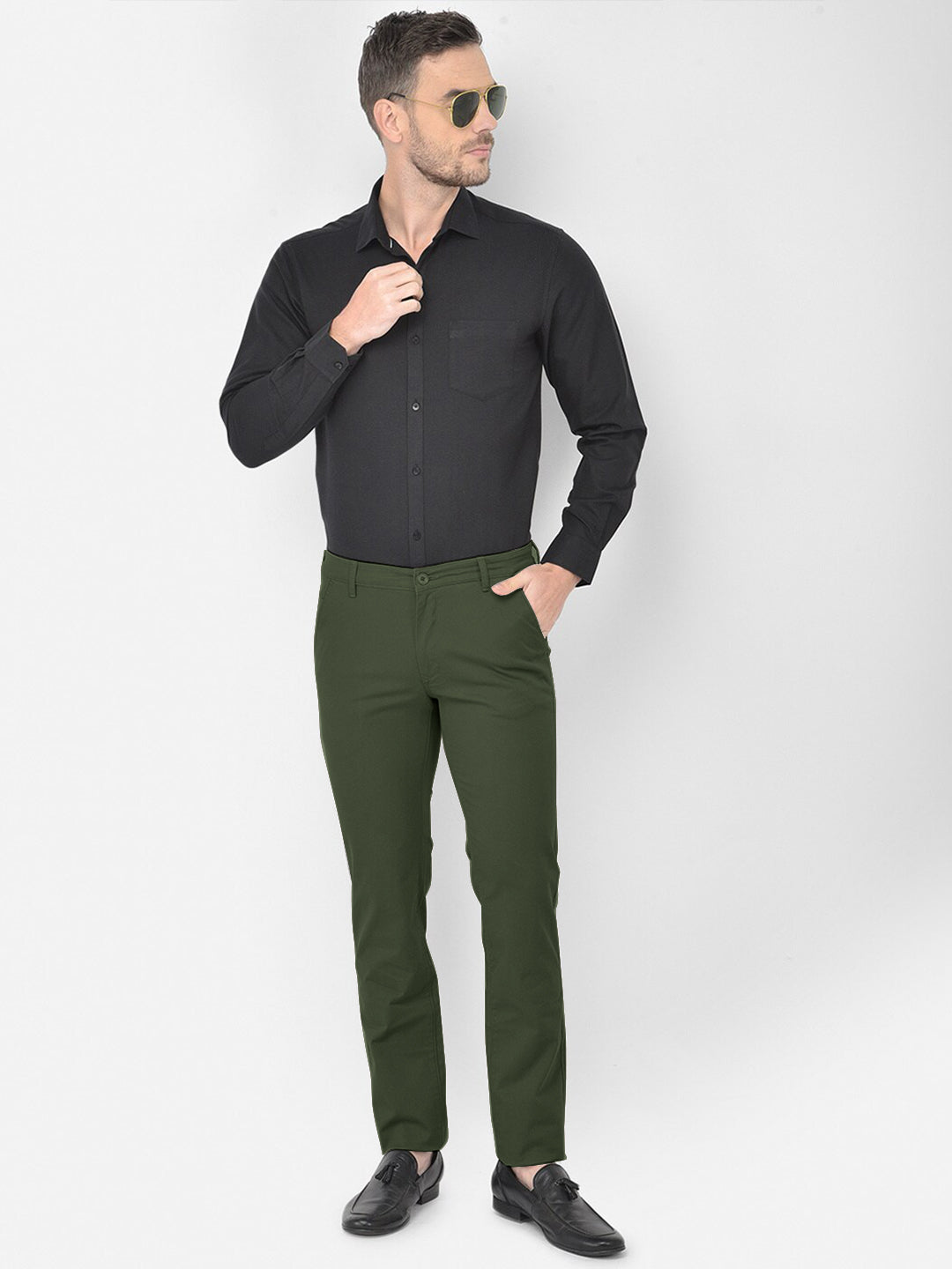 Radprix Men Green Solid Chinos Trousers